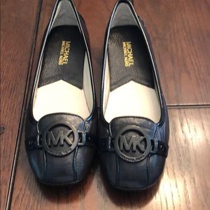 Black Michael Kors flats (NWOB)